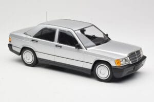 Mercedes 190E W201 Argento Minichamps 1:18 155037004 Pressofusione — immagine 4 di 6