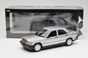 Mercedes 190E W201 Argento Minichamps 1:18 155037004 Pressofusione — immagine 6 di 6