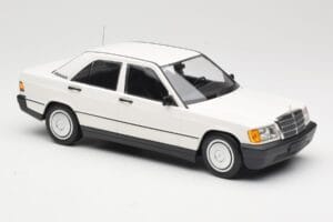 Mercedes 190E W201 Bianco Minichamps 1:18 155037002 Pressofusione — immagine 4 di 6