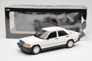 Mercedes 190E W201 Bianco Minichamps 1:18 155037002 Pressofusione — immagine 6 di 6