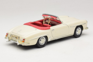 Mercedes 190SL Bianco Maisto 1:18 50274 Pressofusione — immagine 3 di 8