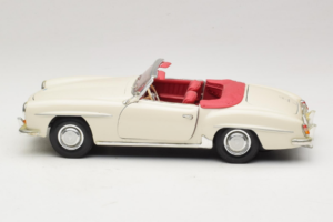 Mercedes 190SL Bianco Maisto 1:18 50274 Pressofusione — immagine 4 di 8