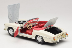 Mercedes 190SL Bianco Maisto 1:18 50274 Pressofusione — immagine 5 di 8