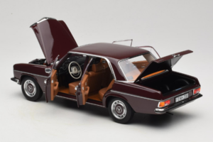 Mercedes 200 W115 Rosso Marrone Scuro Norev 1:18 183778 Pressofusione — immagine 5 di 8