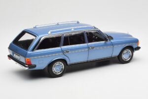 Mercedes 200 S123 T-Model Diamond Blu Edizione Dealer Norev 1:18 B66040671 Pressofusione — immagine 3 di 8