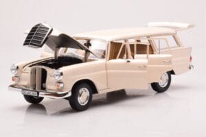 Mercedes 200 Universal W110 Crema Norev 1:18 183709 Pressofusione — immagine 2 di 8
