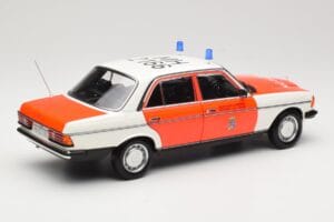 Mercedes 200 W123 Ambulanza Bianco Norev 1:18 183834 Pressofusione — immagine 5 di 8