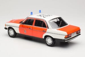 Mercedes 200 W123 Ambulanza Bianco Norev 1:18 183834 Pressofusione — immagine 6 di 8