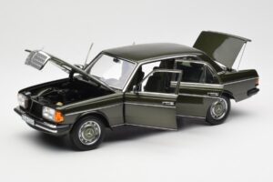 Mercedes 200 W123 Cypress Verde Metallizzato Edizione Dealer Norev 1:18 B66040654 Pressofusione — immagine 2 di 8
