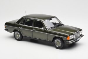 Mercedes 200 W123 Cypress Verde Metallizzato Edizione Dealer Norev 1:18 B66040654 Pressofusione — immagine 6 di 8