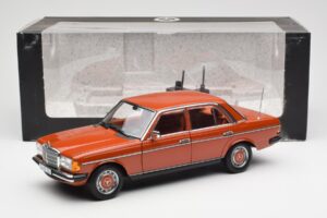 Mercedes 200 W123 English Rosso Edizione Dealer Norev 1:18 B66040653 Pressofusione — immagine 8 di 8
