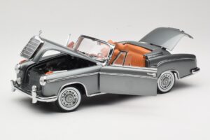 Mercedes 220 SE W128 Cabriolet Grey Metallic Sun Star 1:18 3352-M1 Pressofusione — immagine 2 di 8