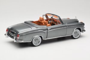Mercedes 220 SE W128 Cabriolet Grey Metallic Sun Star 1:18 3352-M1 Pressofusione — immagine 3 di 8