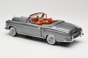 Mercedes 220 SE W128 Cabriolet Grey Metallic Sun Star 1:18 3352-M1 Pressofusione — immagine 7 di 8
