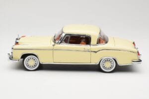 Mercedes 220 SE W128 Coupe Beige Sun Star 1:18 3562 Pressofusione — immagine 4 di 8