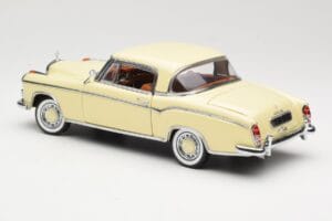 Mercedes 220 SE W128 Coupe Beige Sun Star 1:18 3562 Pressofusione — immagine 7 di 8