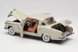 Mercedes 220 SE W128 Coupe Grigio Chiaro Sun Star 1:18 3568 Pressofusione — immagine 5 di 8