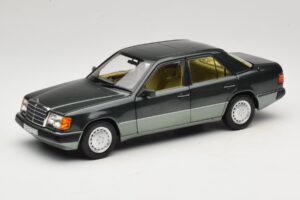 Mercedes 230E W124 Night Green Metallic Norev 1:18 183952 Pressofusione