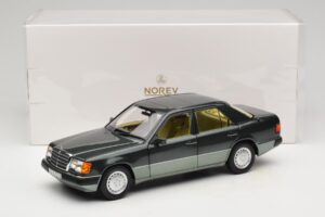 Mercedes 230E W124 Night Green Metallic Norev 1:18 183952 Pressofusione — immagine 8 di 8