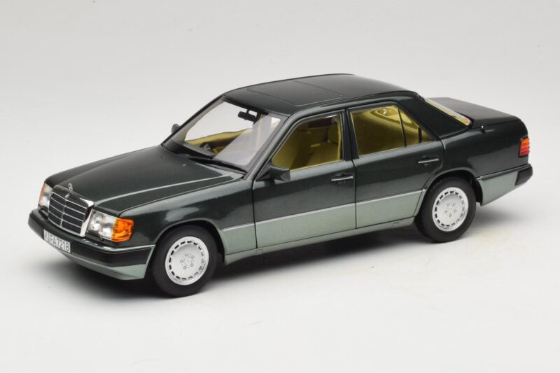 Mercedes 230E W124 Night Green Metallic Norev 1:18 183952 Pressofusione