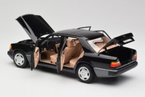 Mercedes 230E W124 AMG Wheels Nero Edizione Limitata Norev 1:18 183950 Pressofusione — immagine 5 di 12