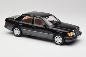 Mercedes 230E W124 AMG Wheels Nero Edizione Limitata Norev 1:18 183950 Pressofusione — immagine 6 di 12