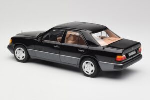 Mercedes 230E W124 AMG Wheels Nero Edizione Limitata Norev 1:18 183950 Pressofusione — immagine 7 di 12