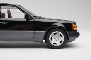 Mercedes 230E W124 AMG Wheels Nero Edizione Limitata Norev 1:18 183950 Pressofusione — immagine 8 di 12