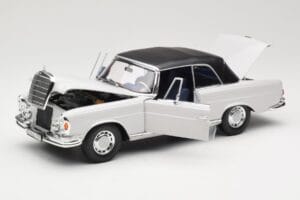 Mercedes 280 SE W111 Cabriolet Grigio Chiaro Norev 1:18 183530 Pressofusione — immagine 2 di 8