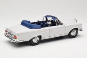 Mercedes 280 SE W111 Cabriolet Grigio Chiaro Norev 1:18 183530 Pressofusione — immagine 3 di 8