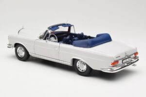 Mercedes 280 SE W111 Cabriolet Grigio Chiaro Norev 1:18 183530 Pressofusione — immagine 7 di 8