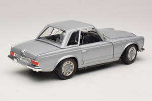 Mercedes 280 SL W113 Berlina Argento Techno Giodi 1:18 F14051030 Pressofusione — immagine 3 di 8