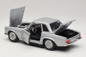 Mercedes 280 SL W113 Berlina Argento Techno Giodi 1:18 F14051030 Pressofusione — immagine 5 di 8