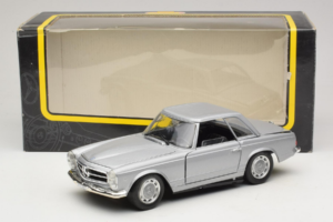 Mercedes 280 SL W113 Berlina Argento Techno Giodi 1:18 F14051030 Pressofusione — immagine 8 di 8