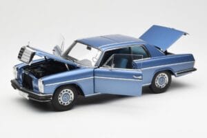 Mercedes 280C/8 W114 Coupe Blu Metallic AUTOart 1:18 76187 Pressofusione — immagine 2 di 8