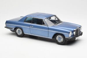 Mercedes 280C/8 W114 Coupe Blu Metallic AUTOart 1:18 76187 Pressofusione — immagine 6 di 8