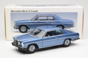 Mercedes 280C/8 W114 Coupe Blu Metallic AUTOart 1:18 76187 Pressofusione — immagine 8 di 8