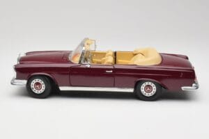 Mercedes 280SE W108 Bordeaux Rosso Maisto 1:18 31811 Pressofusione — immagine 4 di 8