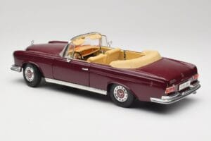 Mercedes 280SE W108 Bordeaux Rosso Maisto 1:18 31811 Pressofusione — immagine 7 di 8
