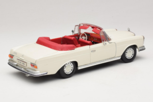 Mercedes 280 SE W108 Bianco Maisto 1:18 52111 Pressofusione — immagine 3 di 8