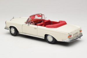 Mercedes 280 SE W108 Bianco Maisto 1:18 52111 Pressofusione — immagine 7 di 8