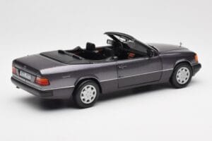 Mercedes 300 CE-24 W124 Cabriolet Viola Metallic Norev 1:18 183567 Pressofusione — immagine 4 di 10