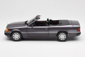 Mercedes 300 CE-24 W124 Cabriolet Viola Metallic Norev 1:18 183567 Pressofusione — immagine 6 di 10