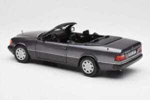 Mercedes 300 CE-24 W124 Cabriolet Viola Metallic Norev 1:18 183567 Pressofusione — immagine 9 di 10
