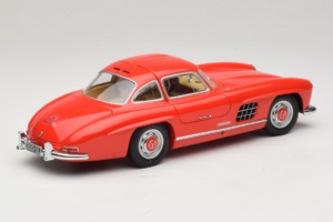 Mercedes 300 SL Gullwing Rosso Minichamps 1:18 180039001 Pressofusione — immagine 3 di 8