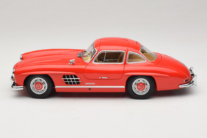 Mercedes 300 SL Gullwing Rosso Minichamps 1:18 180039001 Pressofusione — immagine 4 di 8