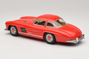 Mercedes 300 SL Gullwing Rosso Minichamps 1:18 180039001 Pressofusione — immagine 7 di 8