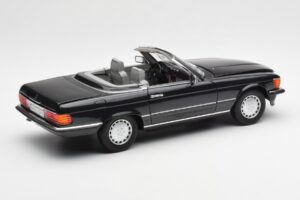 Mercedes 300 SL R107 Nero Pearl Edizione Dealer Norev 1:18 B66040678 Pressofusione — immagine 4 di 10