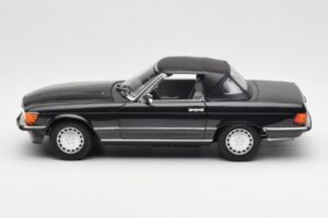 Mercedes 300 SL R107 Nero Pearl Edizione Dealer Norev 1:18 B66040678 Pressofusione — immagine 5 di 10