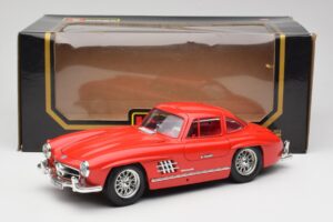 Mercedes 300 SL Rosso Bburago 1:18 3015 Pressofusione — immagine 8 di 8